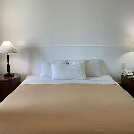 Pearl Manila Hotel Екстериор снимка