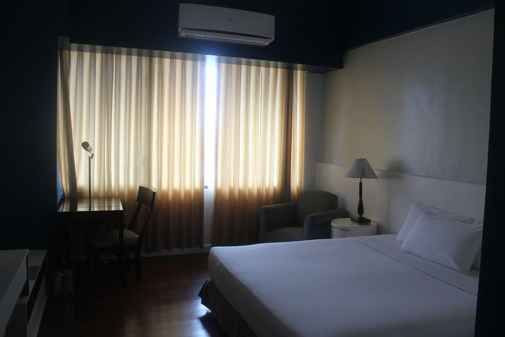 Pearl Manila Hotel Екстериор снимка