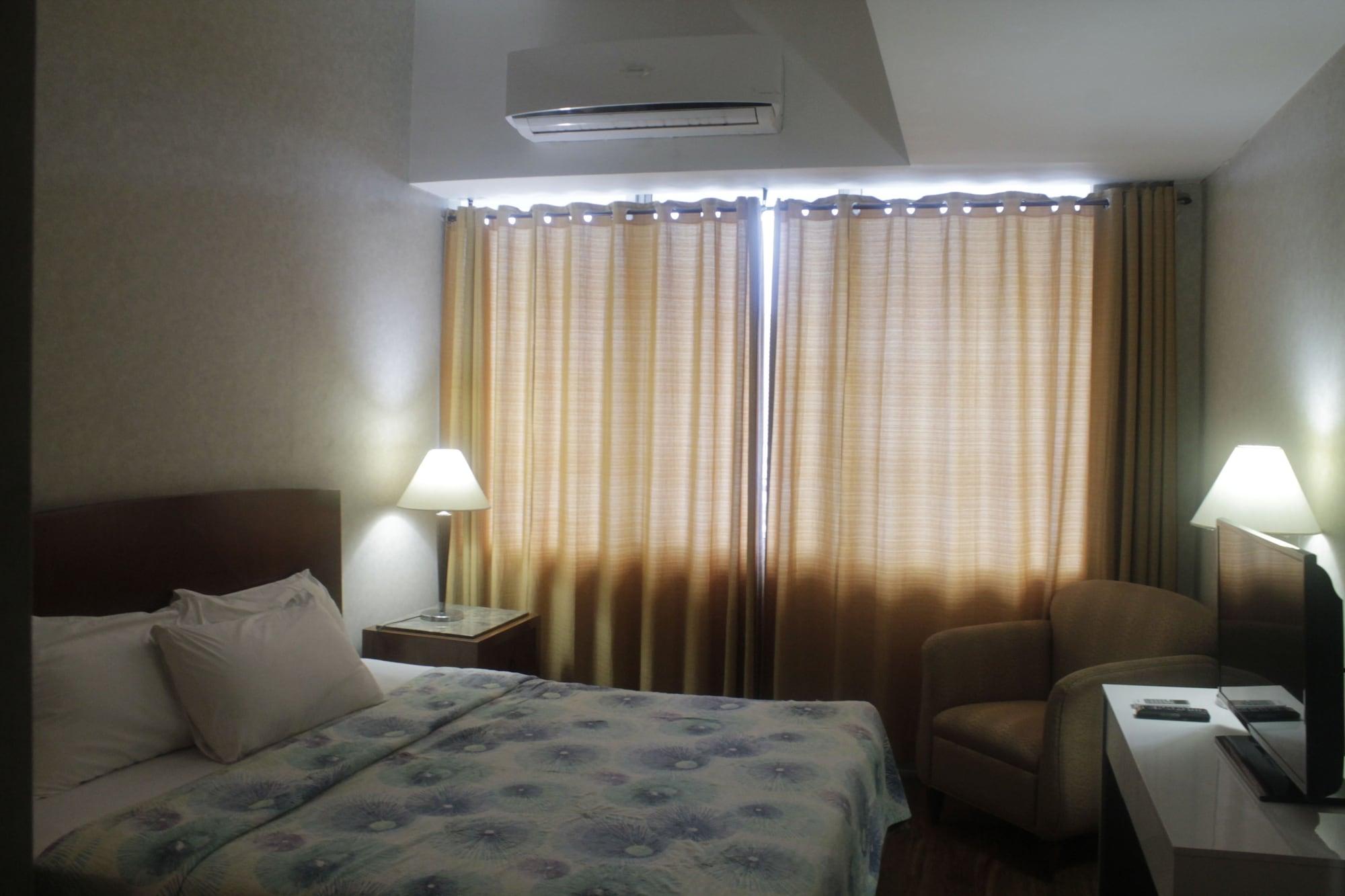 Pearl Manila Hotel Екстериор снимка