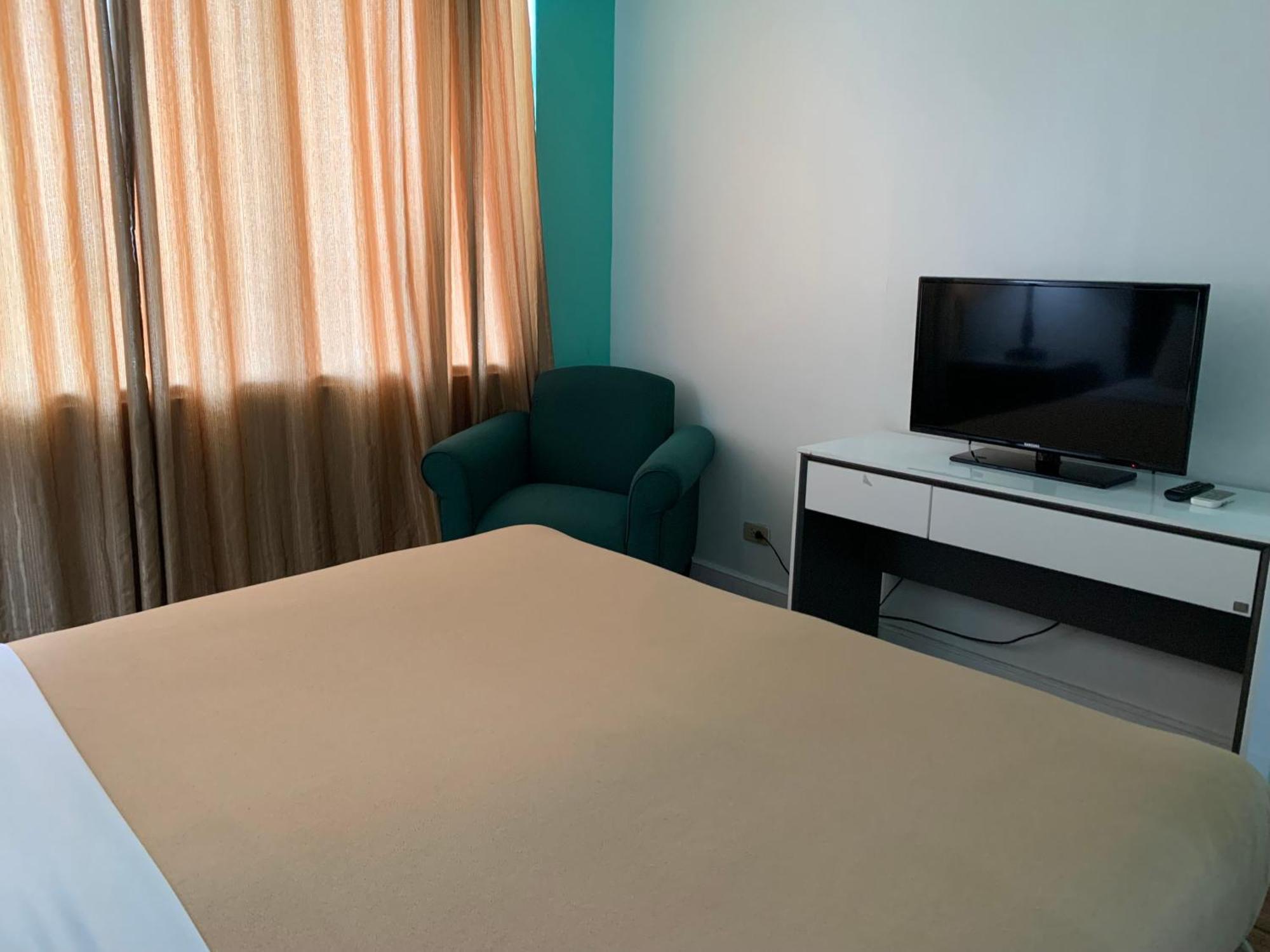 Pearl Manila Hotel Екстериор снимка