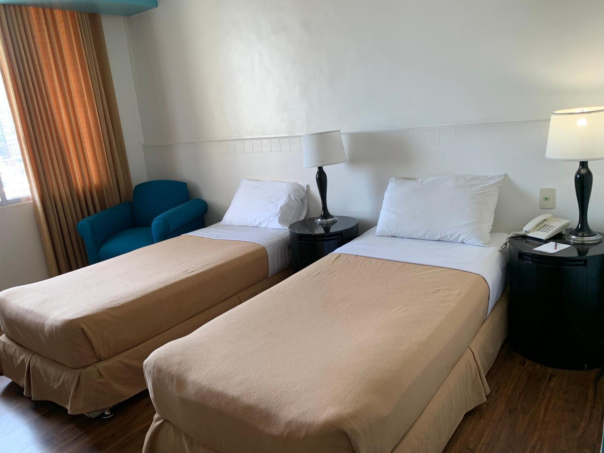 Pearl Manila Hotel Екстериор снимка