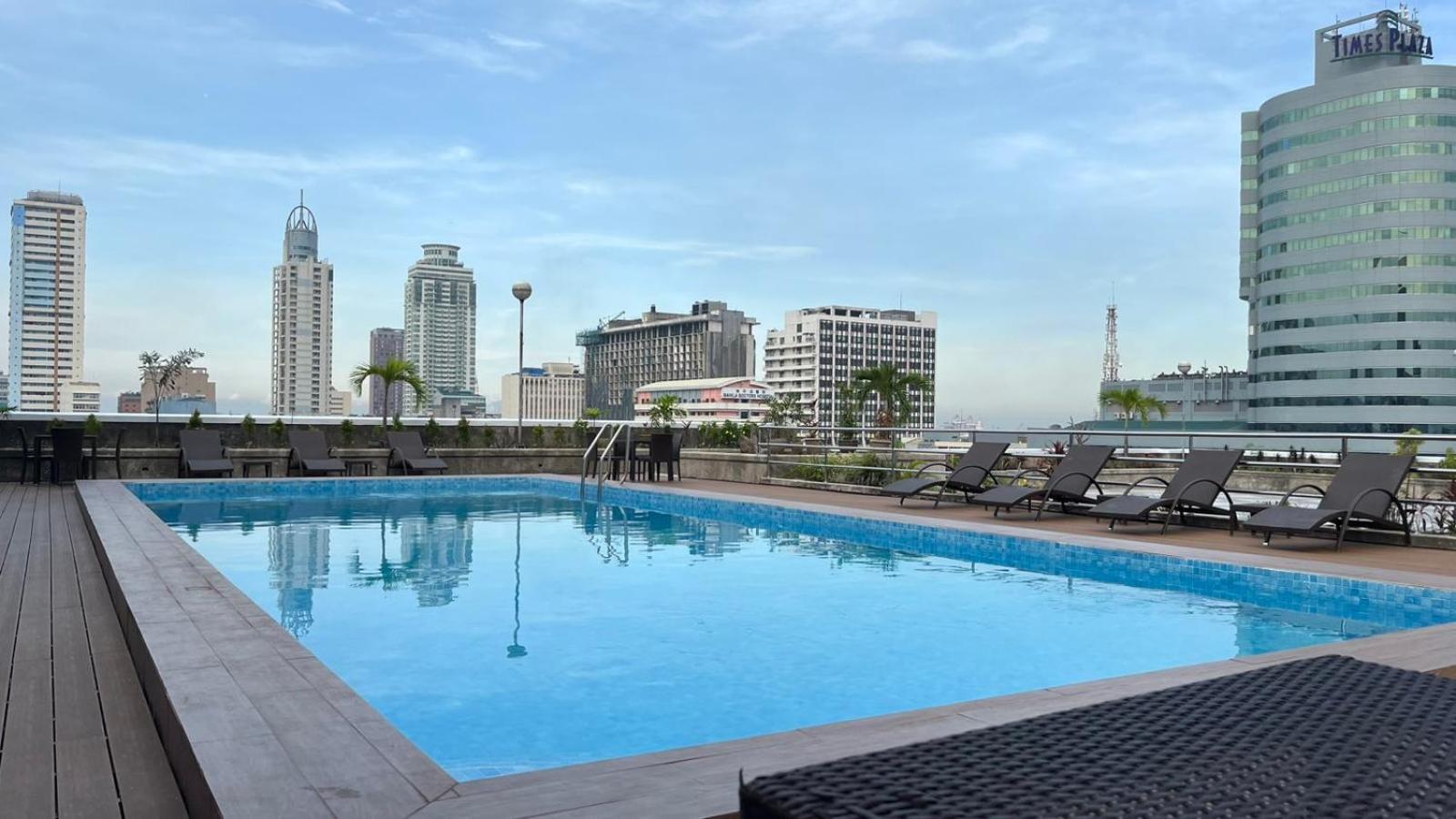 Pearl Manila Hotel Екстериор снимка